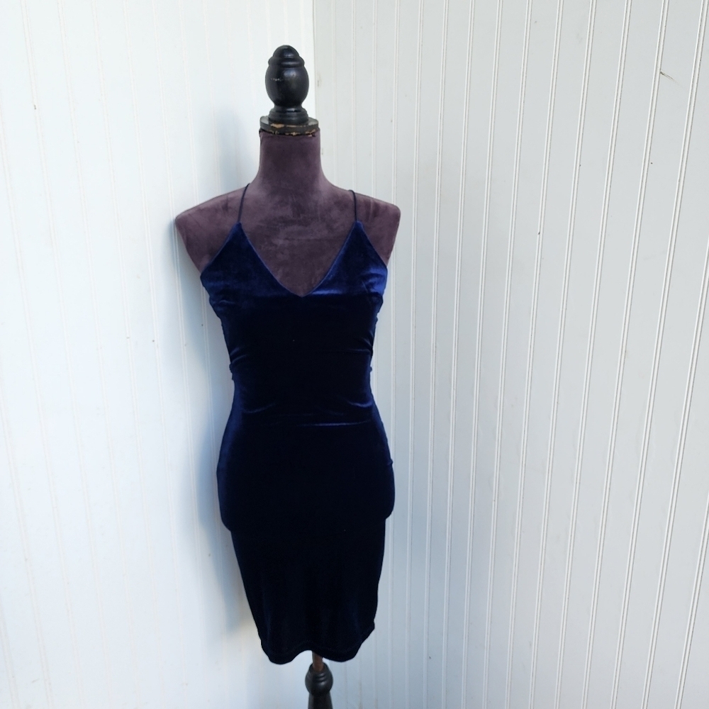 B Darlin Blue Velvet Fitted Boducon Lace Back Stretch Velvet Dress Size 1/2 JR